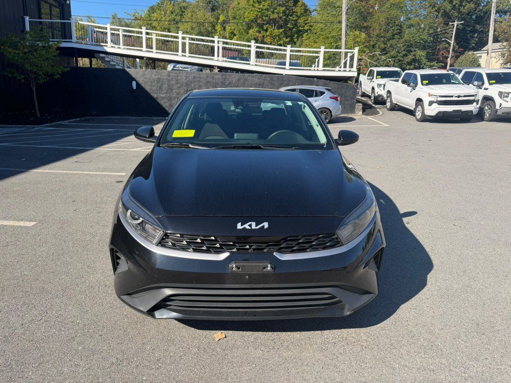 Used 2024 Kia Forte LXS FWD image 4