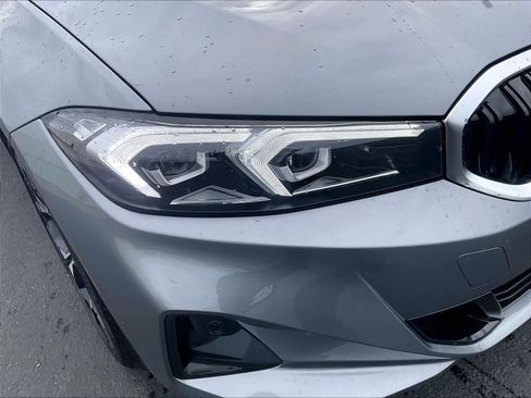 Used 2025 BMW 330i Sedan w/ Premium Package image 30