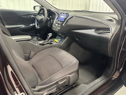Used 2021 Chevrolet Malibu LT FWD image 14