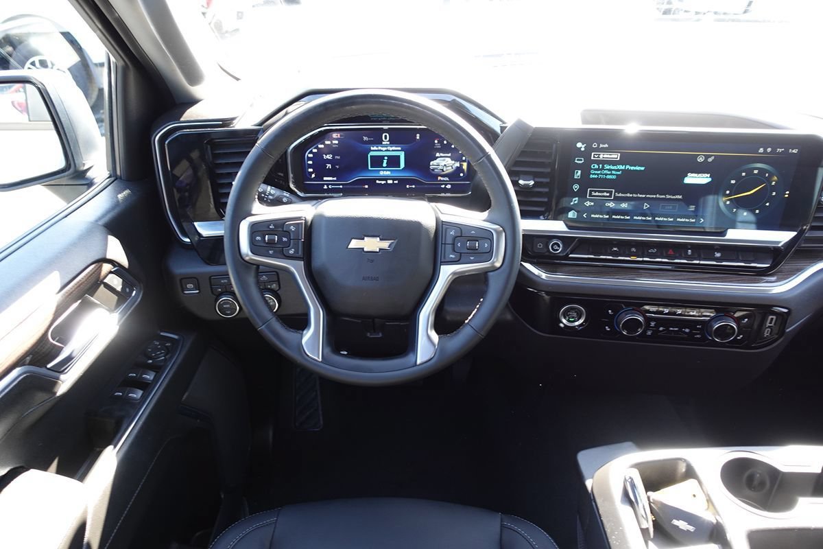 Used 2024 Chevrolet Silverado 1500 LT AWD/4WD image 41