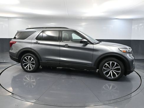 Used 2022 Ford Explorer ST-Line w/ Class IV Trailer Tow Package image 3