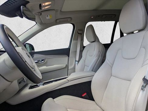Used 2025 Volvo XC90 T8 Ultra w/ Protection Package Premier image 11