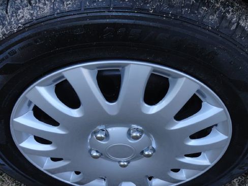 Used 2004 Ford Taurus SE image 19