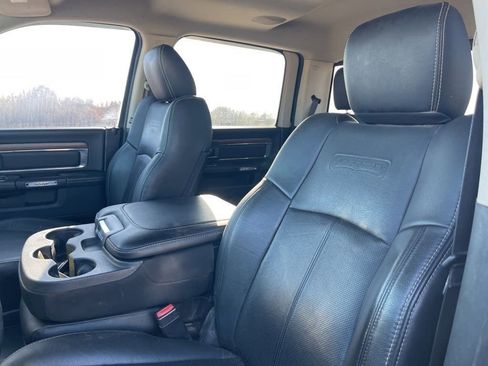 Used 2018 RAM 1500 Laramie w/ Convenience Group image 10