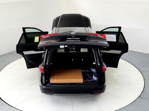 Certified 2024 Toyota Grand Highlander Limited image 26