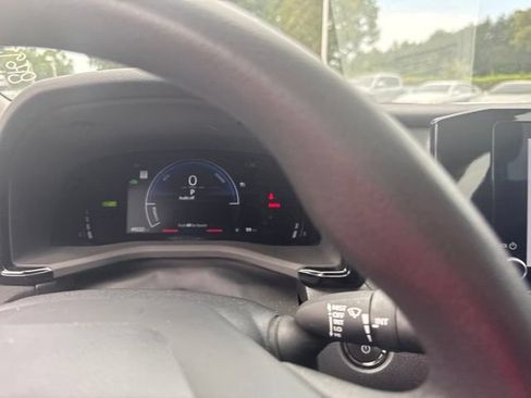 Used 2025 Toyota Camry LE FWD image 12