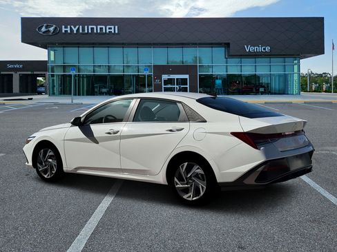 New 2026 Hyundai Elantra Limited FWD image 4