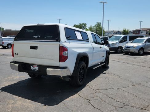 Used 2016 Toyota Tundra SR5 w/ SR5 Upgrade Package AWD/4WD image 8