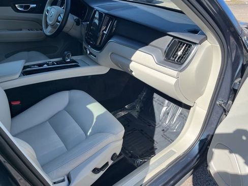 Used 2024 Volvo XC60 B5 Core w/ Protection Package Premier image 9