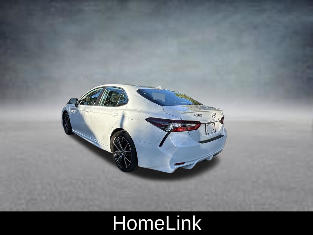 Used 2024 Toyota Camry SE w/ Cold Weather Package FWD image 5