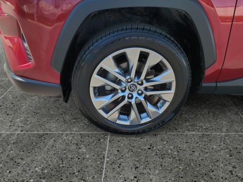 Used 2019 Toyota RAV4 XLE Premium w/ Carpet Mat Package FWD image 14