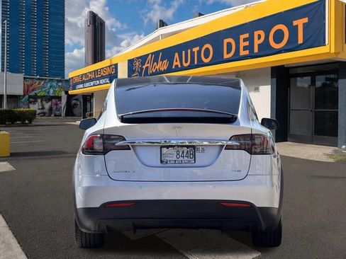 Used 2018 Tesla Model X 75D AWD/4WD image 4