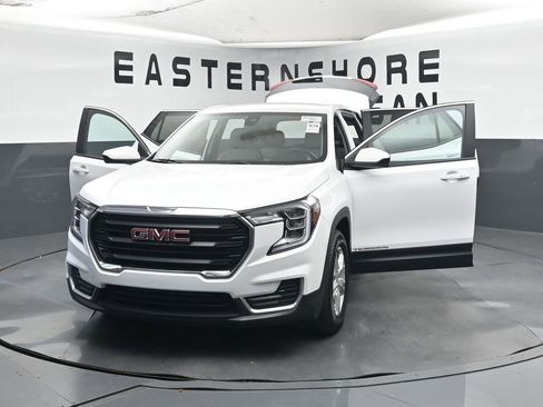 Used 2024 GMC Terrain SLE image 45