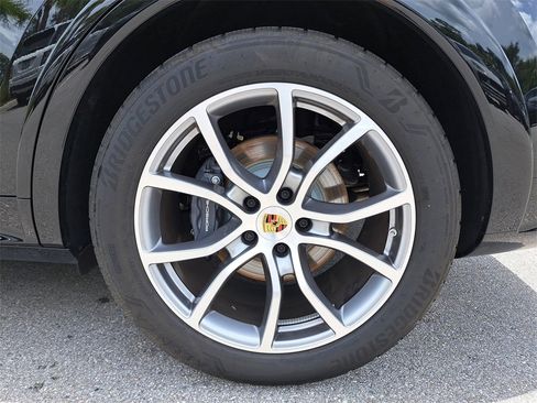 Used 2025 Porsche Cayenne image 14