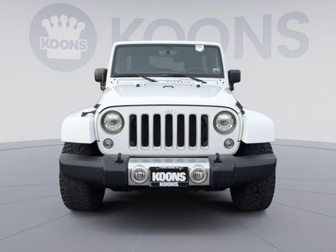 Used 2017 Jeep Wrangler Unlimited Sahara w/ Dual Top Group image 11