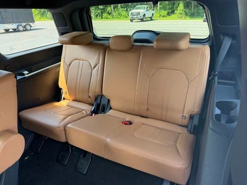 Used 2024 Ford Expedition Platinum AWD/4WD image 21
