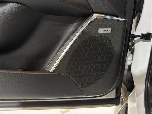 Used 2017 Cadillac Escalade ESV Luxury image 27