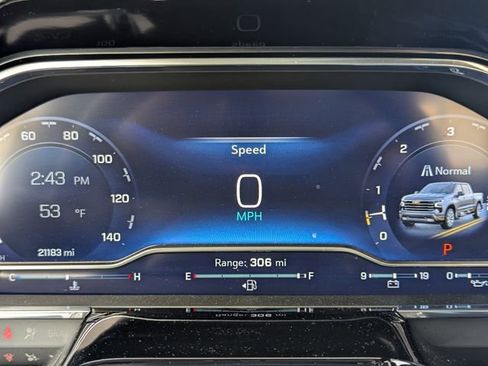 Used 2024 Chevrolet Silverado 1500 High Country w/ Technology Package image 26