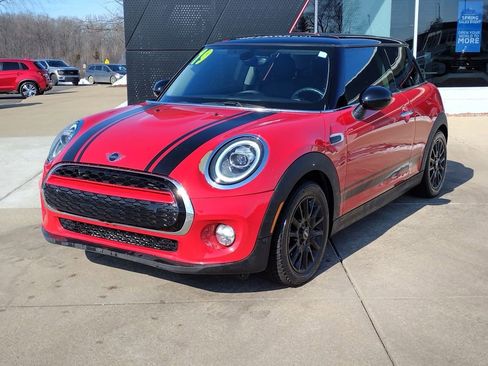 Used 2019 MINI Cooper 2-Door Hardtop image 1