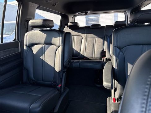 Used 2024 Jeep Wagoneer Series III image 13