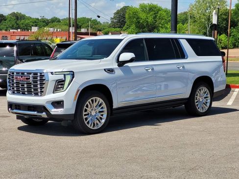 New 2026 GMC Yukon XL Denali w/ Denali Reserve Package image 3