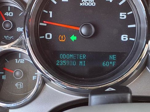 Used 2009 GMC Sierra 1500 SLE w/ Texas Edition image 9