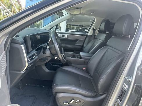 Used 2025 Hyundai Santa Fe SEL FWD image 30
