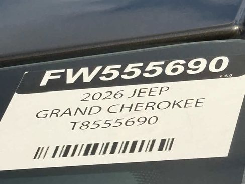 New 2026 Jeep Grand Cherokee L Limited w/ Limited Altitude Package AWD/4WD image 35