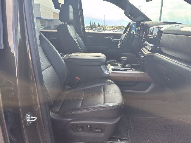 Certified 2023 Chevrolet Silverado 1500 High Country w/ Technology Package AWD/4WD image 23