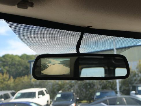 Used 2018 Chevrolet Express 2500 image 25