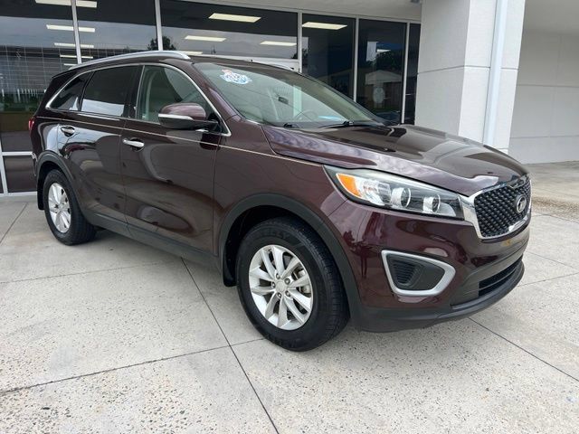 Used 2016 Kia Sorento FWD w/ LX Convenience Package image 2