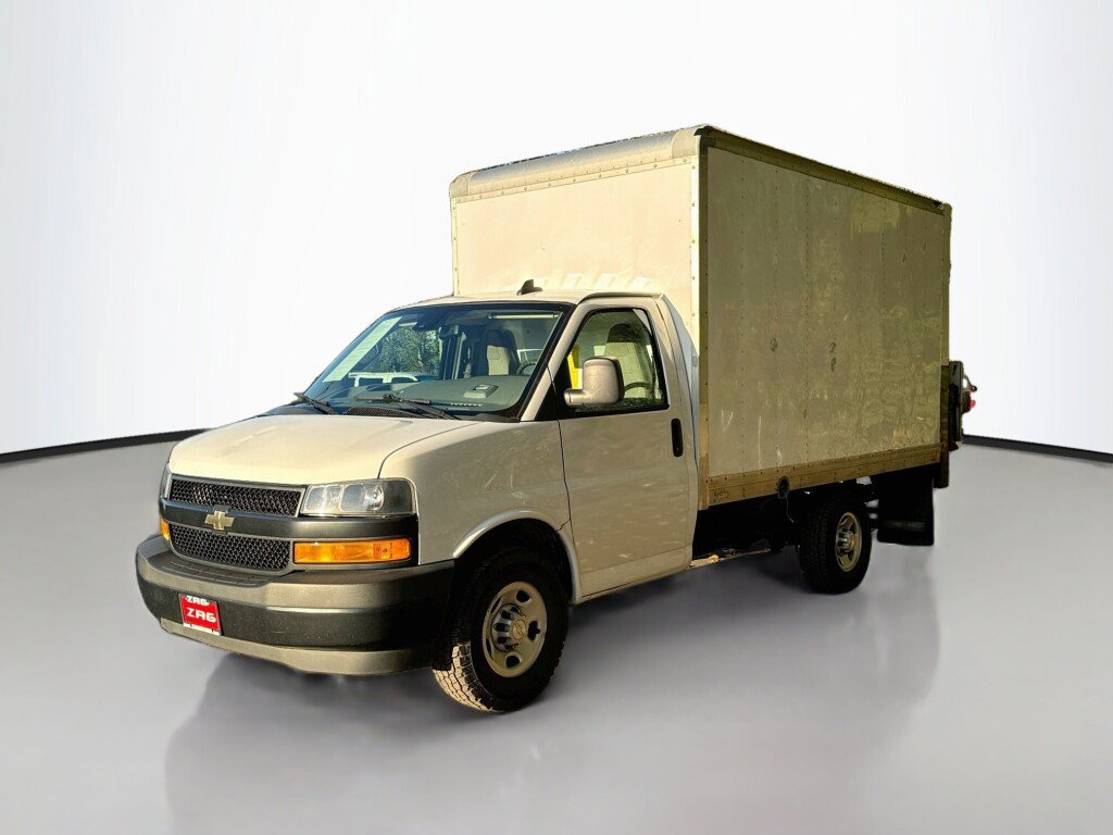Used 2021 Chevrolet Express 3500 RWD image 2