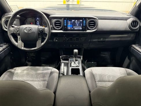 Used 2018 Toyota Tacoma TRD Sport image 23