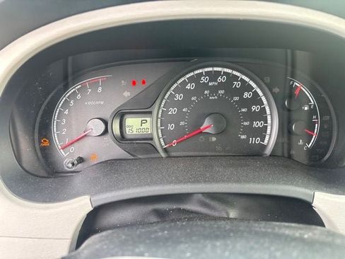 Used 2012 Toyota Sienna LE FWD image 21