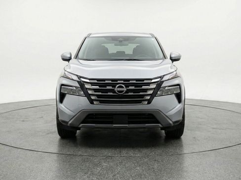 Used 2025 Nissan Rogue SV AWD/4WD image 2