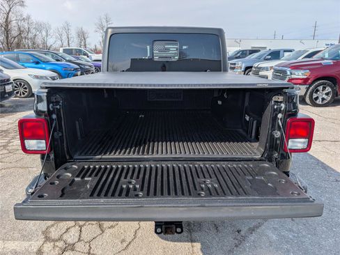 Used 2022 Jeep Gladiator Overland w/ Popular Equipment Package image 12