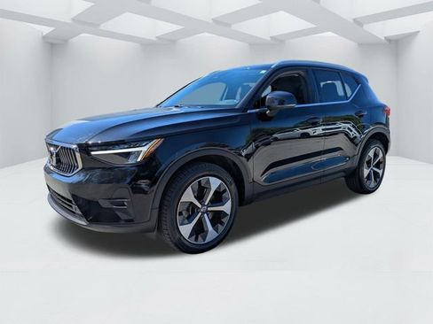 Certified 2023 Volvo XC40 B5 Plus w/ Protection Package Premier AWD/4WD image 10
