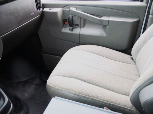 Used 2023 GMC Savana 2500 w/ Driver Convenience Package RWD image 32