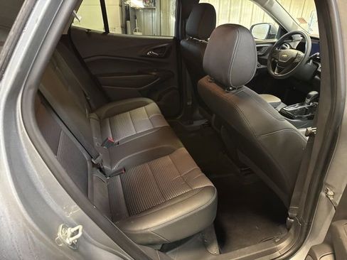 Used 2025 Chevrolet Trax LT image 24