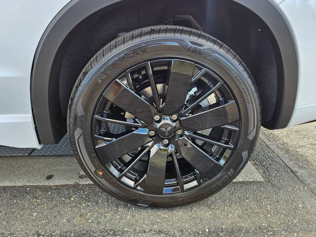 New 2026 Mitsubishi Outlander 4WD Plug-In Hybrid image 9