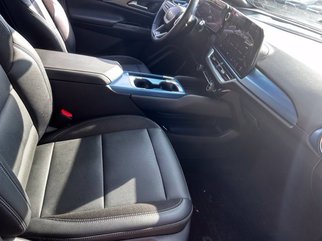 Used 2024 Chevrolet Equinox EV LT w/ LPO, Blackout Package FWD image 18