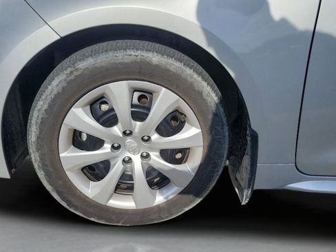 Used 2025 Toyota Corolla LE image 3