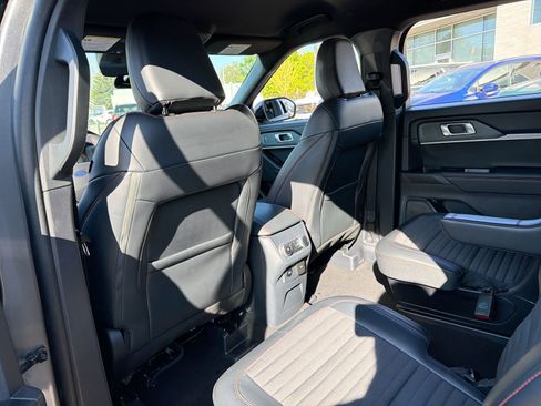 Used 2025 Ford Explorer ST-Line AWD/4WD image 22