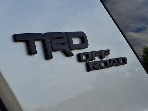 Used 2023 Toyota 4Runner TRD Off-Road Premium w/ Moonroof Package AWD/4WD image 29