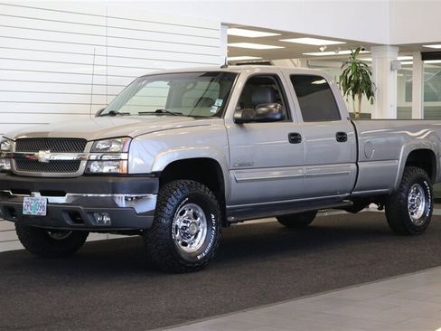 Used 2003 Chevrolet Silverado 2500 LT w/ Skid Plate Package AWD/4WD image 3