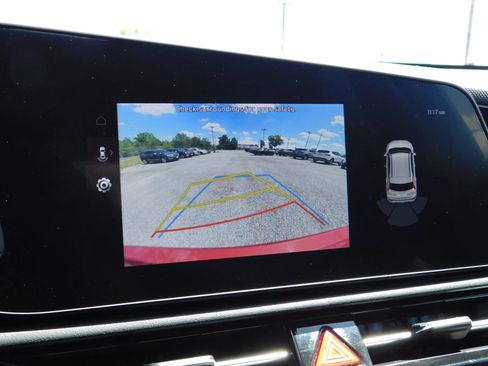 Used 2023 Kia Niro EX FWD image 17