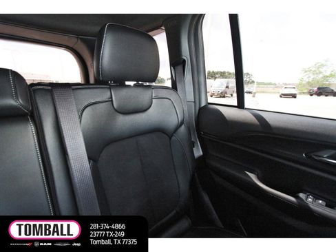 Used 2024 Jeep Grand Cherokee Altitude image 12