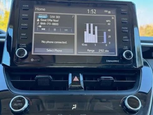 Used 2022 Toyota Corolla LE image 7