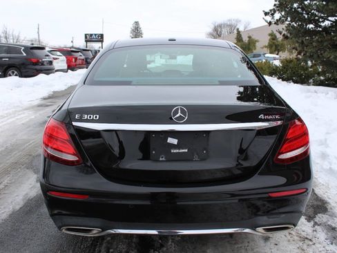 Used 2017 Mercedes-Benz E 300 E 300 4MATIC AWD 4dr Sedan image 8