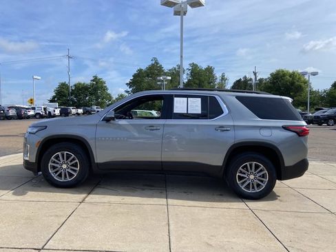 Used 2023 Chevrolet Traverse LT w/ LPO, Cargo Package AWD/4WD image 6